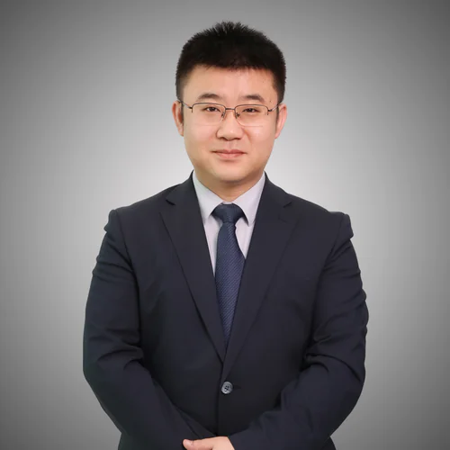 المحامي Hank Zhang